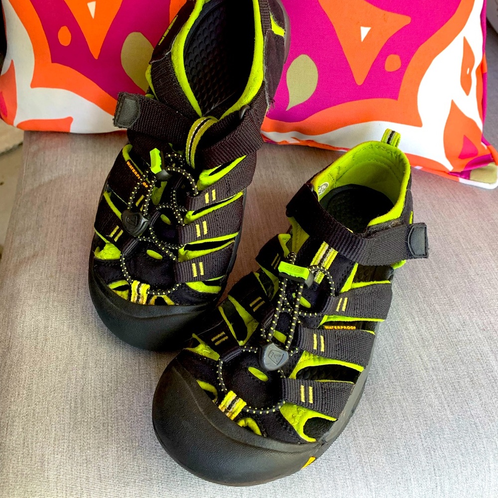 Keen Newport H2 Sandals - Big Kid Size 5